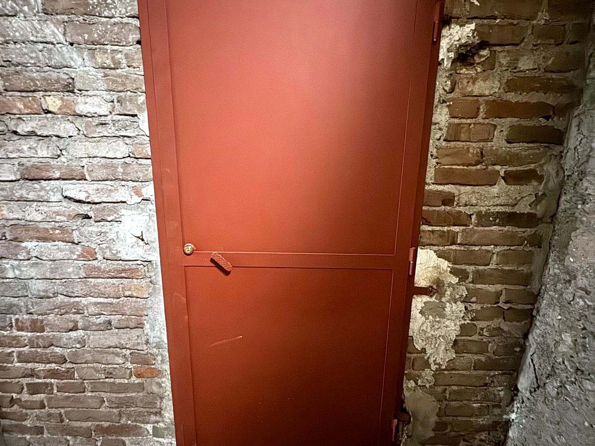 Porta cantina di sicurezza in ferro
